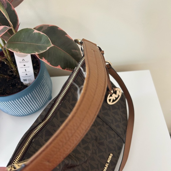 Michael Kors Handbag - Picture 8 of 10